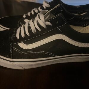 Vans Men's Black and White Sneakers